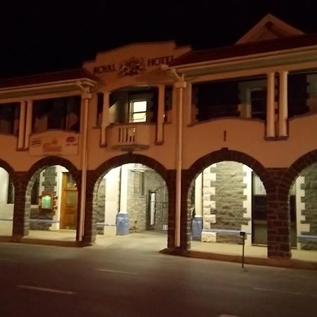 Royal Hotel Ladysmith Exterior photo
