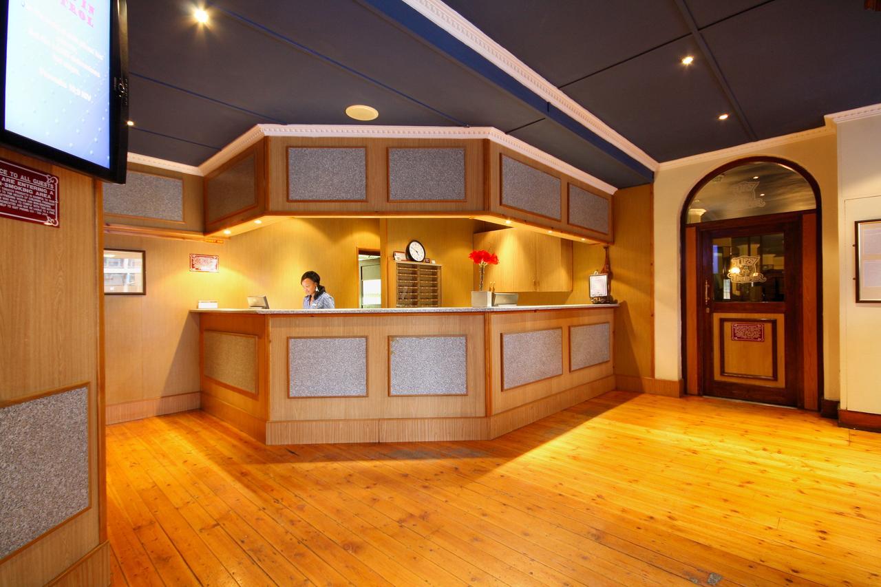 Royal Hotel Ladysmith Exterior photo